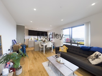 Modern 2 bed Canning Town  - £519.23pw - Available: 16th May 2023